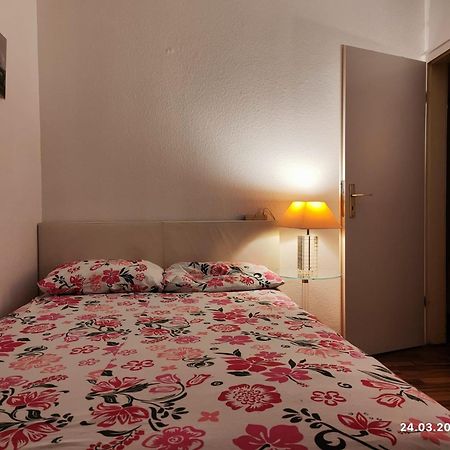 Altstadt Zimmer ดุสเซลดอร์ฟ ภายนอก รูปภาพ